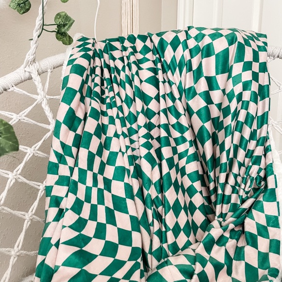 Kelly Green Minky Wavy Checkerboard Blanket Handmade Luxury Custom Throw - Picture 3 of 4